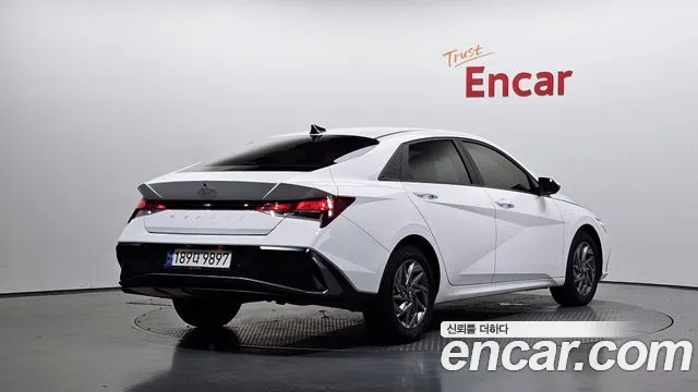 Hyundai Avante CN7 — Фото автомобиля 2