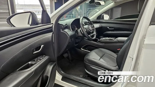 Hyundai Tucson Tucson (NX4) Дизель 2.0 2WD — Фото автомобиля 11