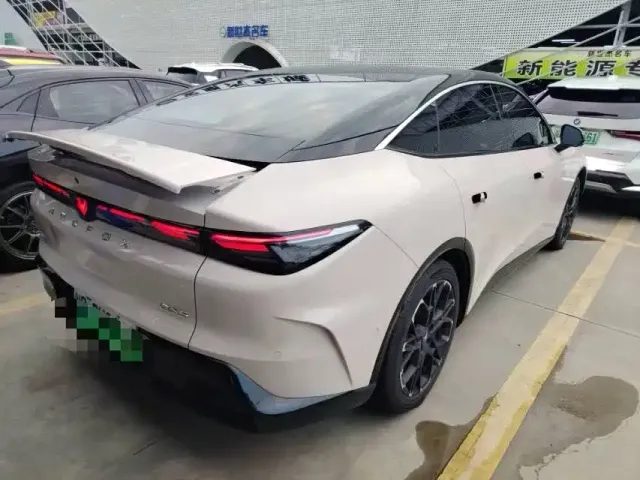 Arcfox Alpha S5 — Фото автомобиля 2