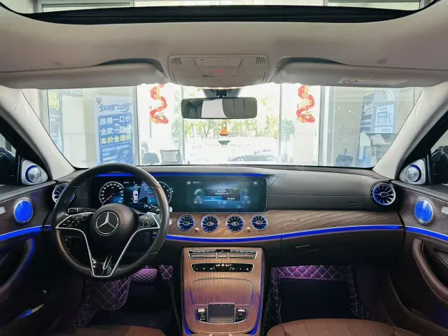 Mercedes-Benz E-Class — Фото автомобиля 4