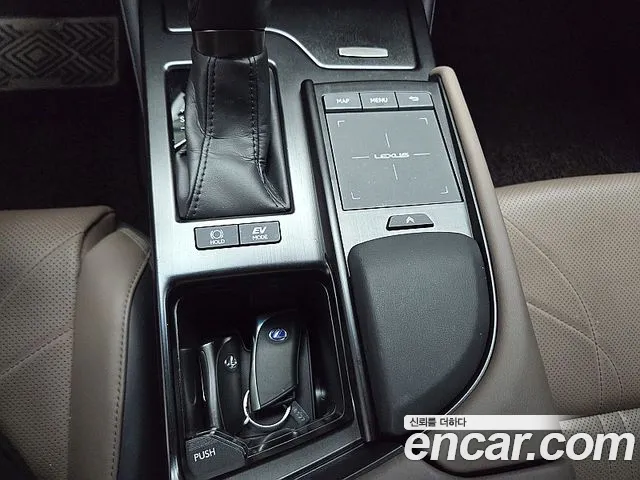 Lexus ES — Фото автомобиля 14