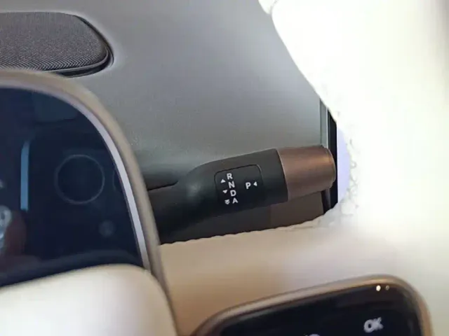 Li Auto i8 — Фото автомобиля 13