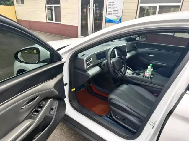 BYD Qin L — Фото автомобиля 4