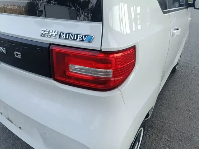 Wuling Hongguang Mini EV — Фото автомобиля 7