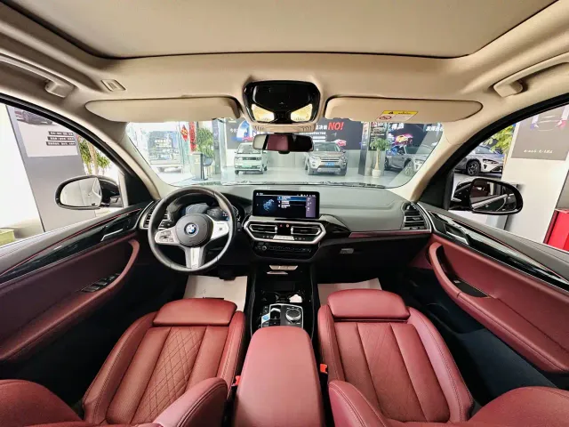 BMW iX3 — Фото автомобиля 5