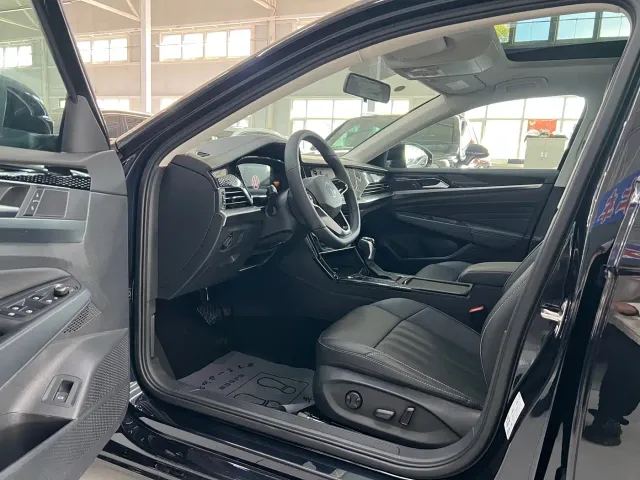 Volkswagen Passat — Фото автомобиля 4