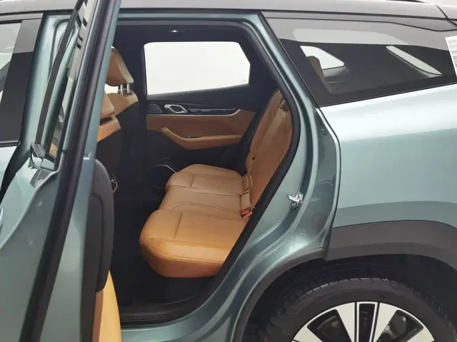 Geely Boyue L — Фото автомобиля 15
