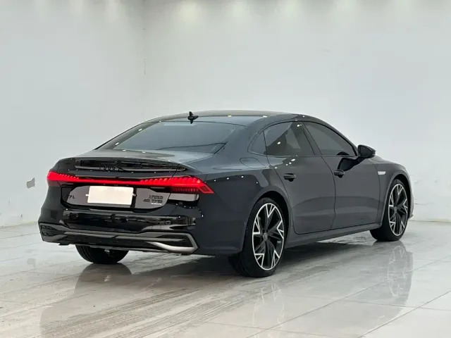 Audi A7L — Фото автомобиля 8