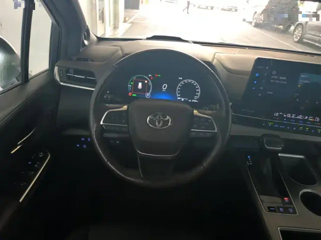 Toyota Granvia — Фото автомобиля 10