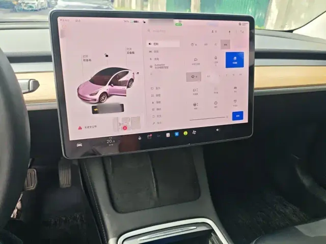 Tesla Model 3 — Фото автомобиля 3