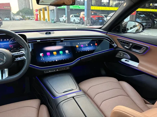 Mercedes-Benz E-Class — Фото автомобиля 16