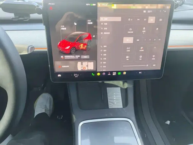 Tesla Model Y — Фото автомобиля 5