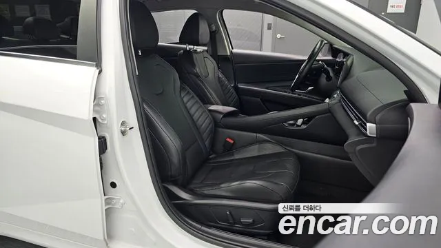 Hyundai Avante CN7 — Фото автомобиля 16