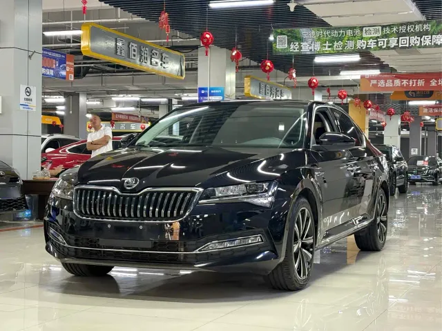 Фотография автомобиля — Skoda Superb