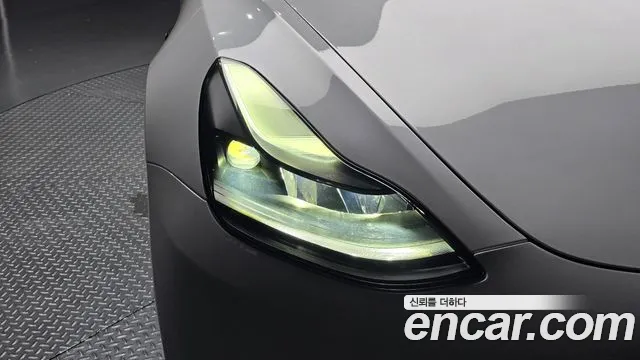 Tesla Model 3 — Фото автомобиля 7