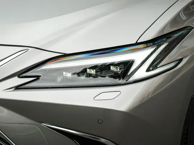 Lexus ES — Фото автомобиля 10