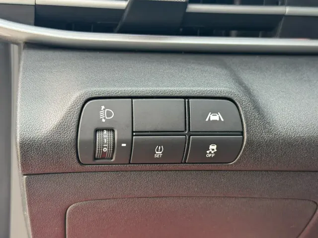 Hyundai Elantra — Фото автомобиля 24