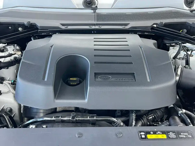 Land Rover Defender — Фото автомобиля 28