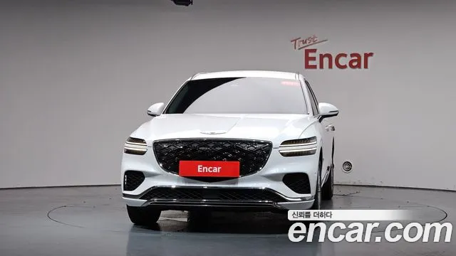 Genesis GV70 2.5T Бензин 2WD — Фото автомобиля 3