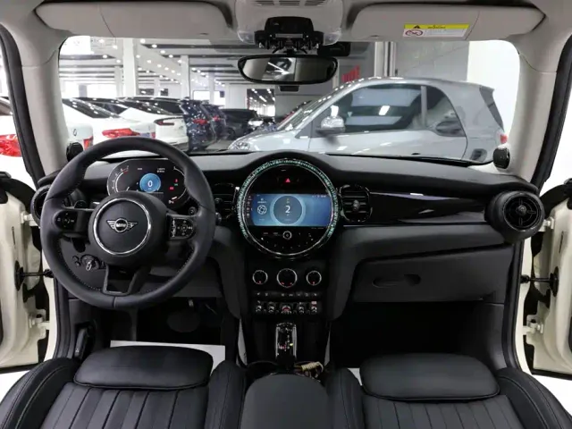 MINI Hatch — Фото автомобиля 9