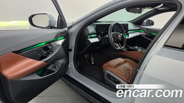 BMW 5 Series — Фото автомобиля 15