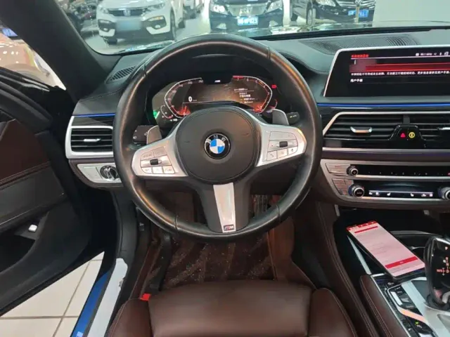 BMW 7 Series — Фото автомобиля 10