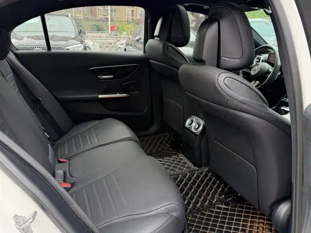 Mercedes-Benz C-Class — Фото автомобиля 13