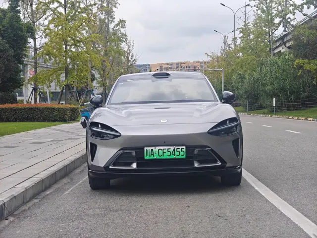 Xiaomi YU7 — Фото автомобиля 2