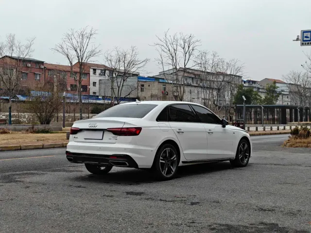 Audi A4L — Фото автомобиля 12