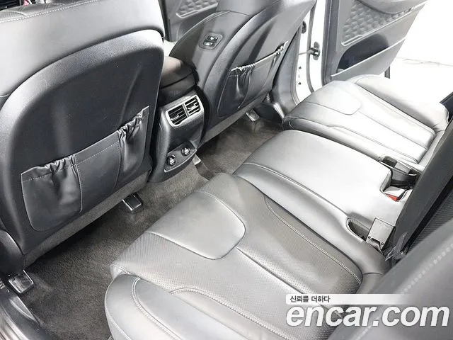 Hyundai Santafe Новый Santa Fe Дизель 2.2 4WD — Фото автомобиля 16