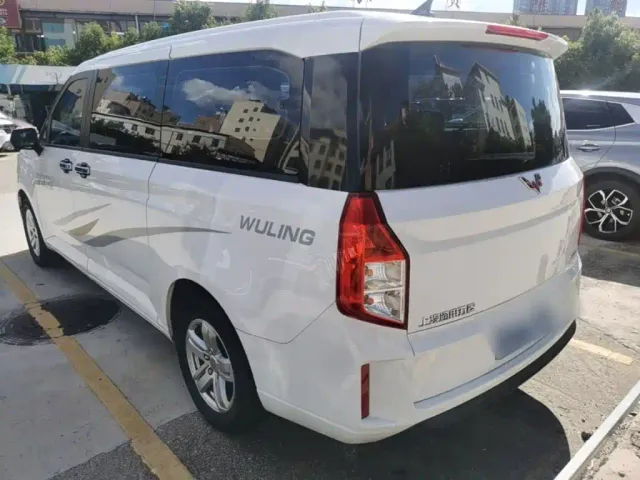 Wuling Zhengcheng — Фото автомобиля 4