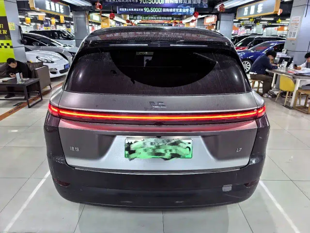 Li Auto L7 — Фото автомобиля 7
