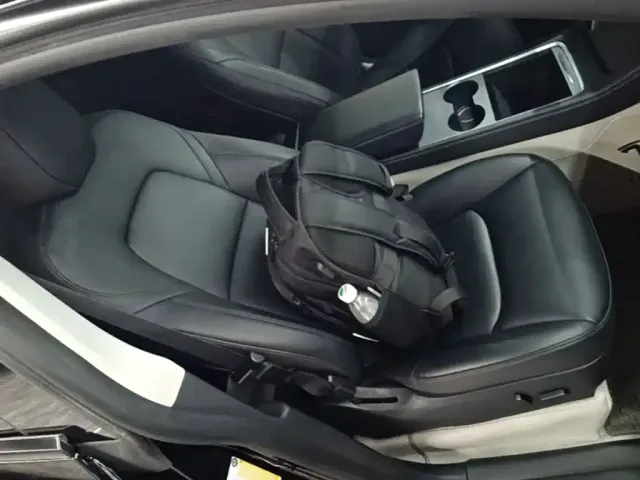 Tesla Model Y — Фото автомобиля 24