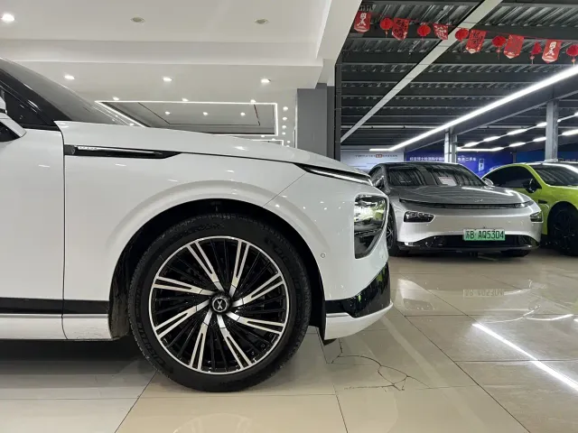 Xpeng G9 — Фото автомобиля 4
