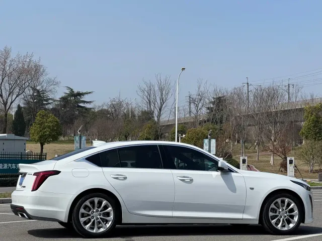 Cadillac CT5 — Фото автомобиля 16