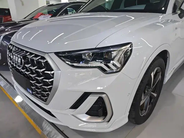 Audi Q3 — Фото автомобиля 23