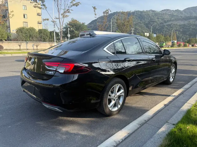 Buick Regal — Фото автомобиля 18
