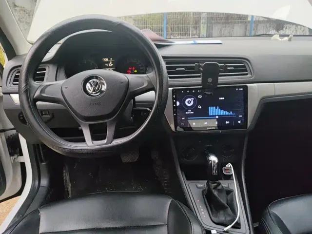 Volkswagen Lavida — Фото автомобиля 12