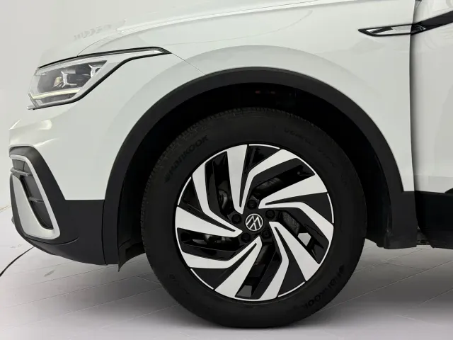 Volkswagen Tiguan L — Фото автомобиля 18