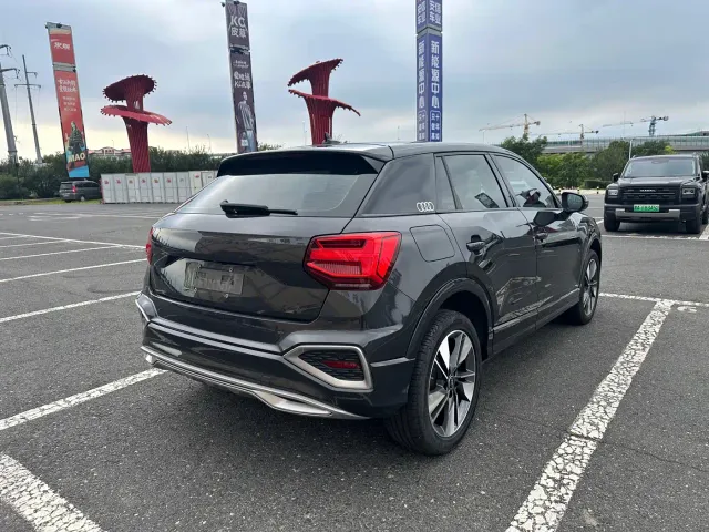 Audi Q2L — Фото автомобиля 9