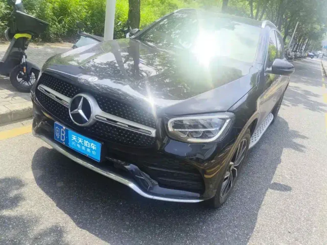 Фотография автомобиля — Mercedes-Benz GLC-Class