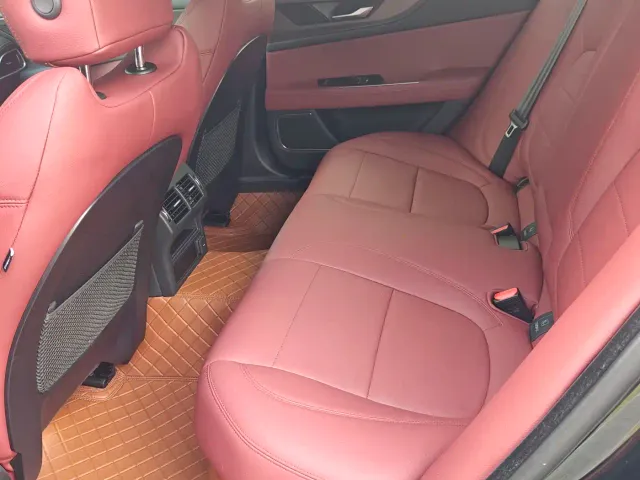 Jaguar XEL — Фото автомобиля 6