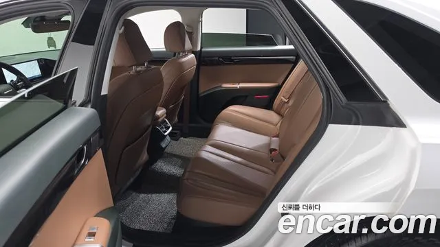 Hyundai Grandeur Grandeur (GN7) 2.5 Бензин 2WD — Фото автомобиля 11