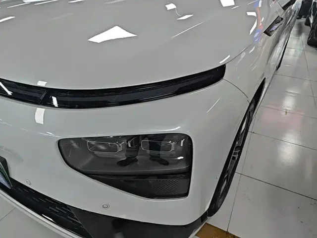 Xpeng G9 — Фото автомобиля 23