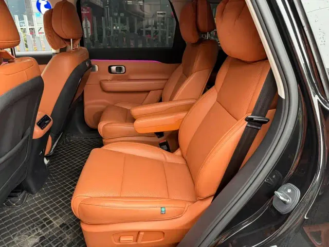Leapmotor C16 — Фото автомобиля 12