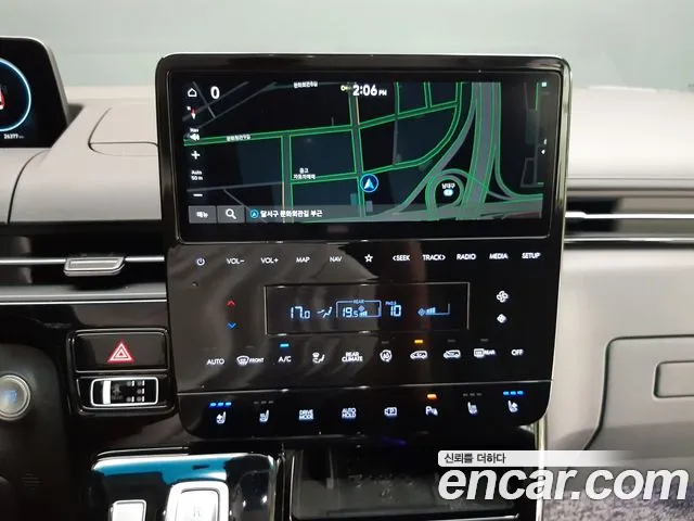 Hyundai Staria Staria 4WD Lounge 7 мест — Фото автомобиля 16