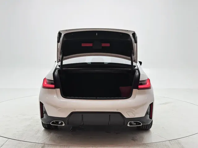 BMW 3 Series — Фото автомобиля 5