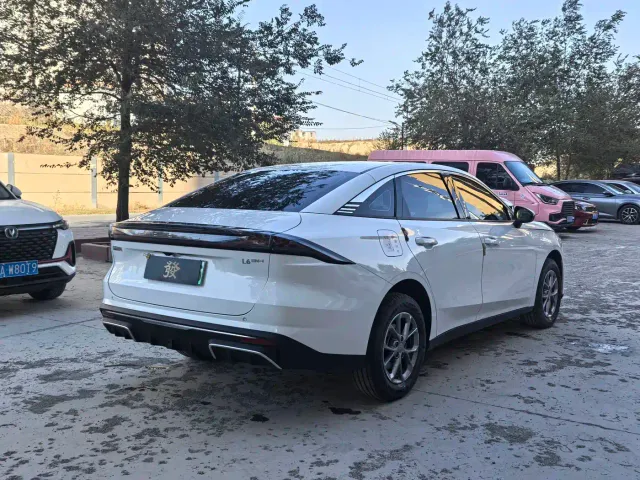 Geely Galaxy L6 — Фото автомобиля 6