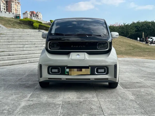 Baojun KiWi EV — Фото автомобиля 2