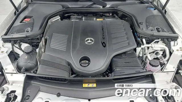 Mercedes-Benz E-Class — Фото автомобиля 6